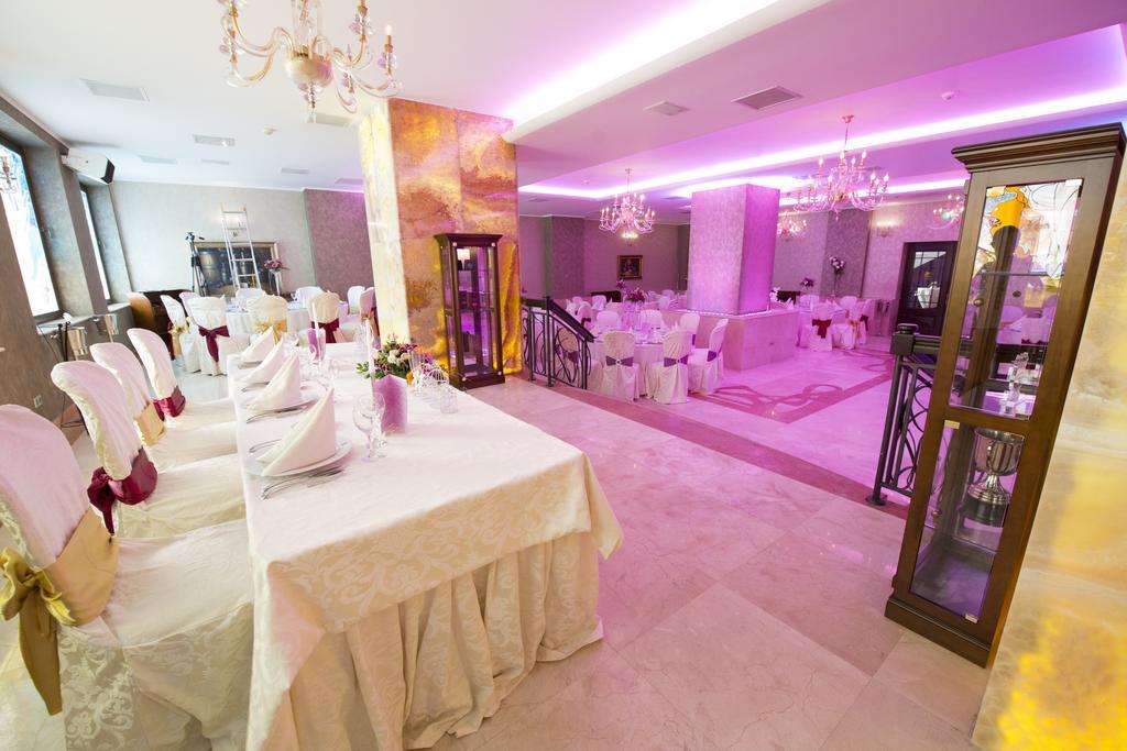 Premier Palace Spa Hotel Bucarest Exterior foto A wedding reception